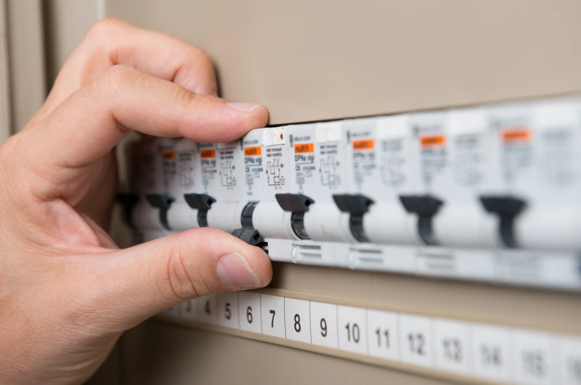 Electrician Beresfield, licensed electricians serving Beresfield